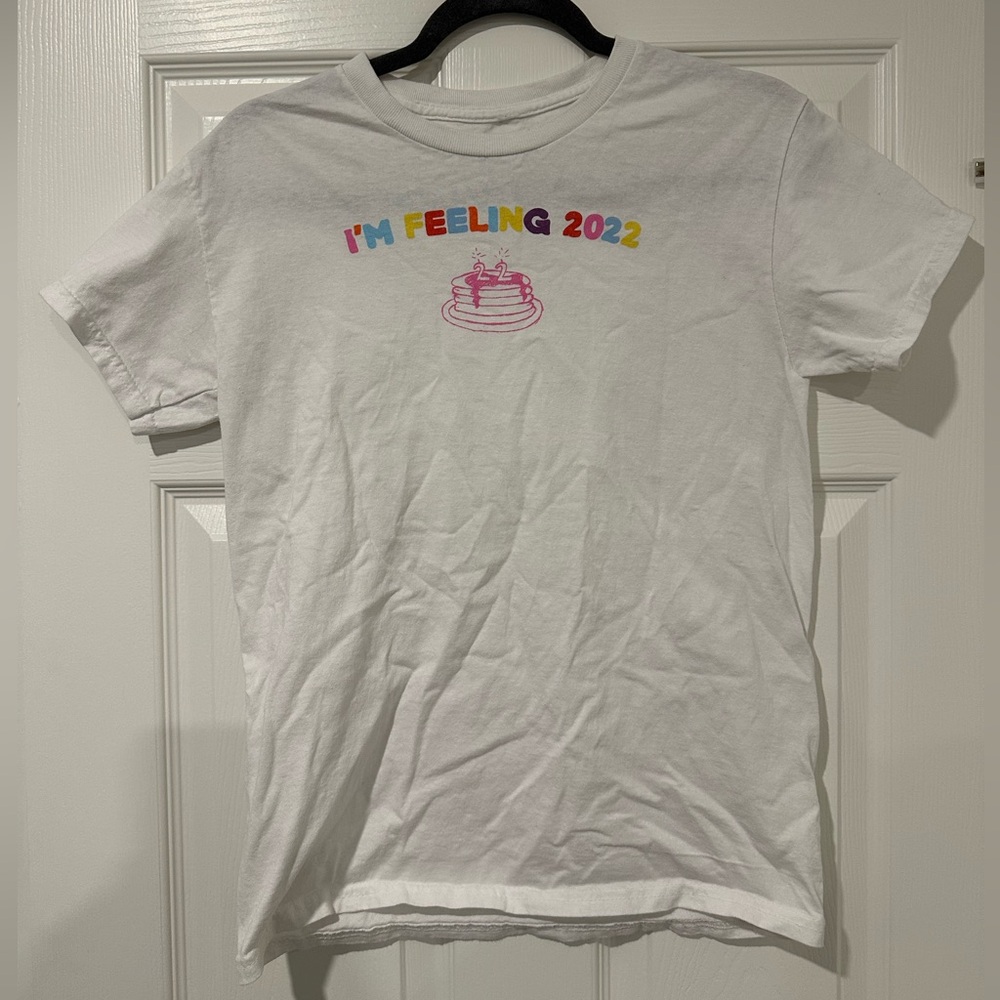 Euc Taylor Swift “I’m Feeling 2022” Tee Size Small - image 1